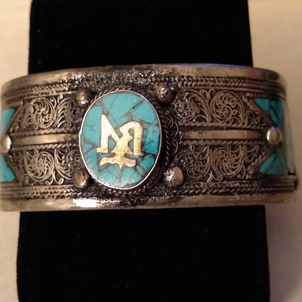 Turquoise enlay 'Namaste' silver cuff